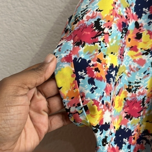 W5 Colorful Floral Printed Short Sleeve Polyester V-Neck Top Blouse Size XL - Picture 2 of 8